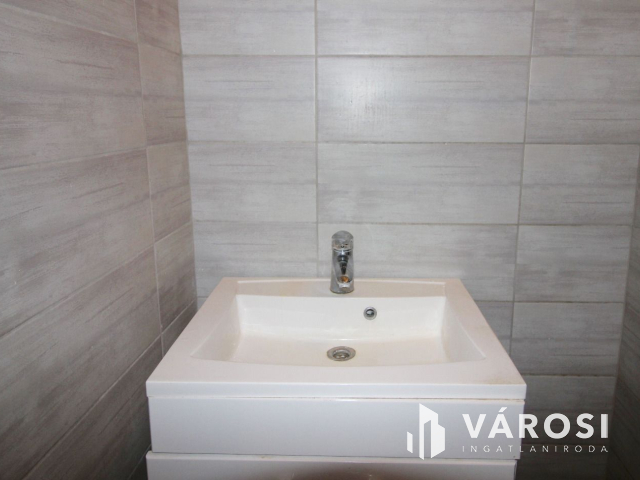 Hatalmas polgári ház és gazdasági terület