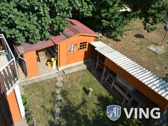 Csopakon, patakparti nívós ingatlan eladó!