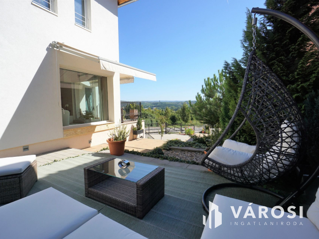 A lehetőségek tárháza Hévíz "Rózsadombján"