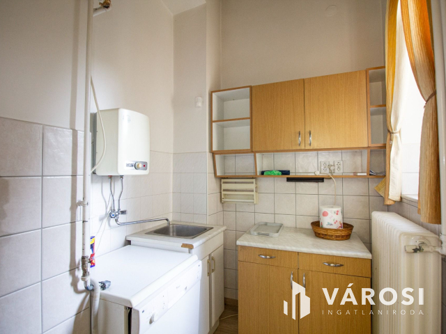 Andrássy úti üzlethelyiség vagy lakás ?