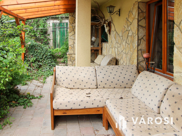 Tágas családi othon számtalan lehetőséggel Zsámbékon