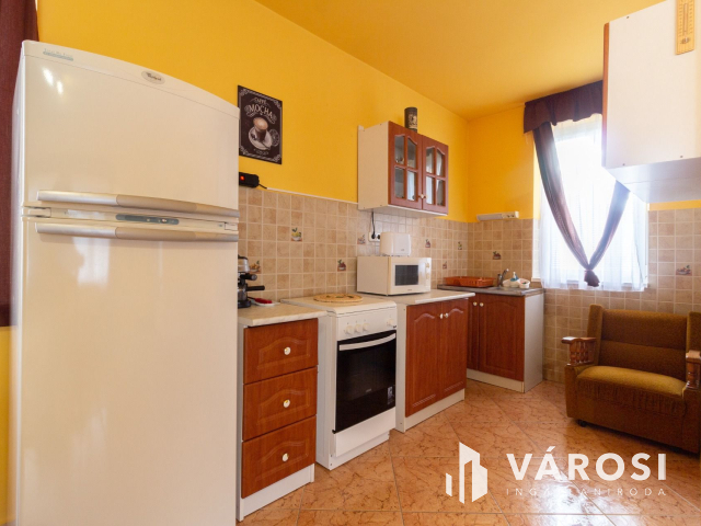 Eladó 6 lakásos családi ház Siófokon