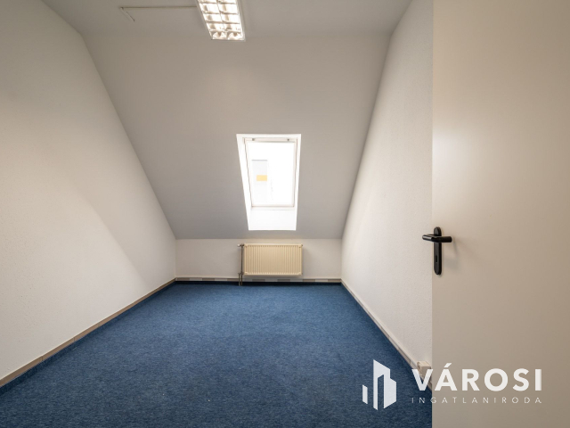 Budai hegyekre panorámás iroda