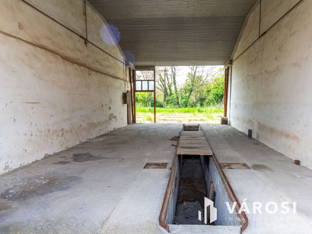 Derekegyházi ipari terület, vállalkozás eladó.