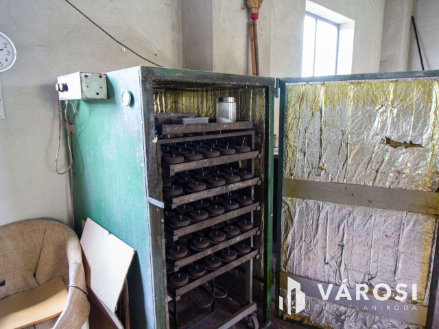 Derekegyházi ipari terület, vállalkozás eladó.