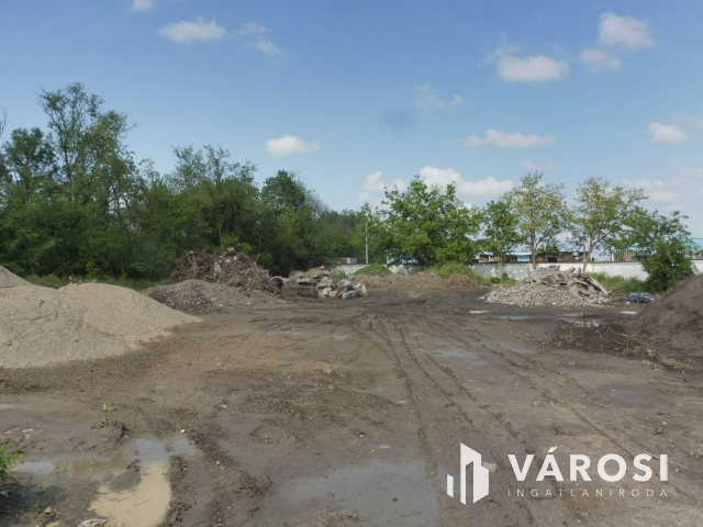 Mindenre alkalmas telephely eladó!