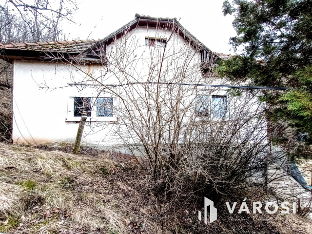 Somoskőújfaluban két ház együtt eladó