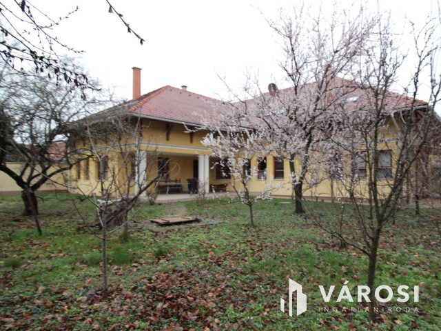Befektetésre alkalmas családi ház eladó!
