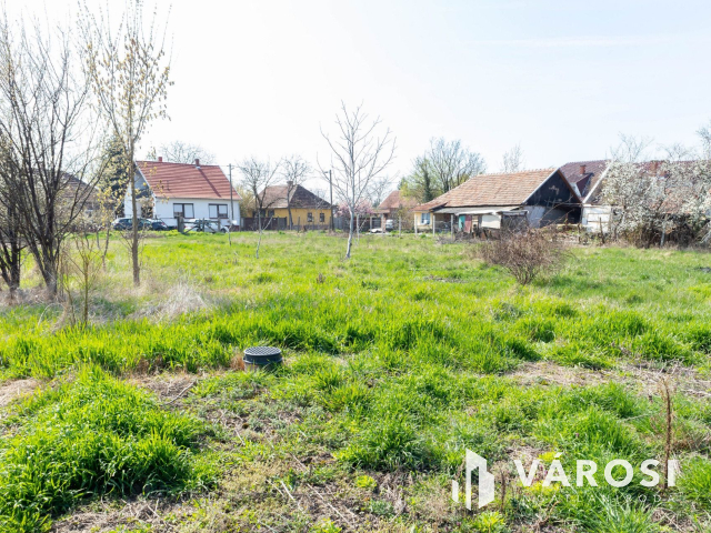 1525 m2 építési telek a Hőforrás Üdülő közelében