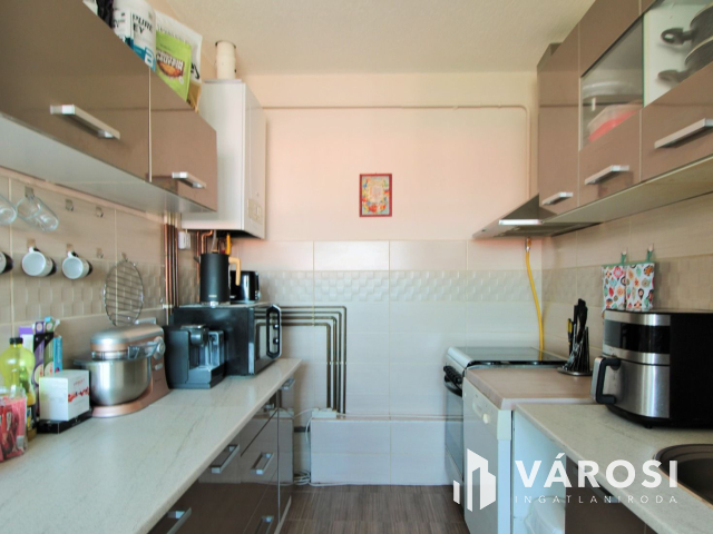 Nagy lakás a Centernél