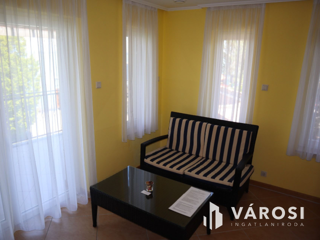 7 apartmanos üdülőház a Balaton partján