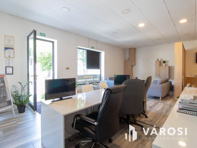 Forgalmas útvonalon 178 m2-es, igényesen felújított ingatlan