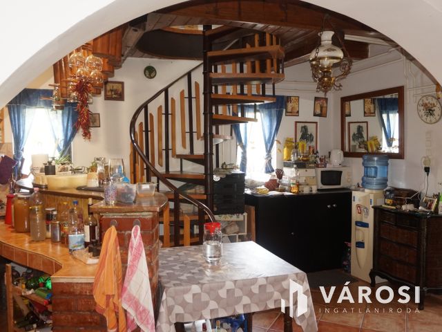 Igényes tanyakomplexum akár falusi turizmusra!