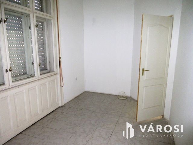 Bajai belvárosi polgári lakás