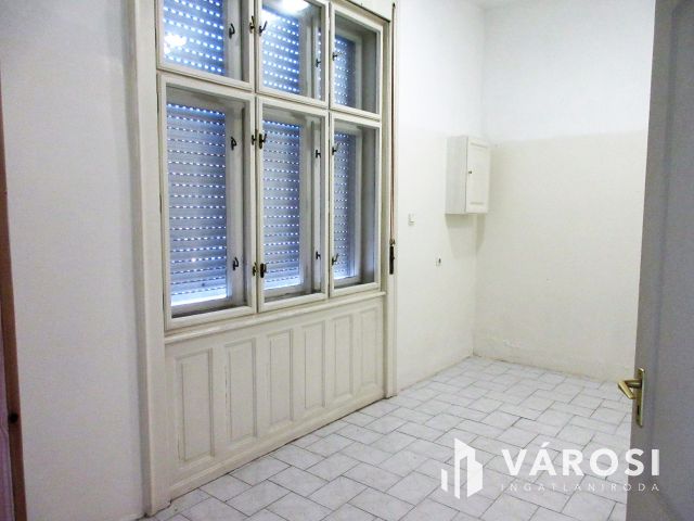 Bajai belvárosi polgári lakás