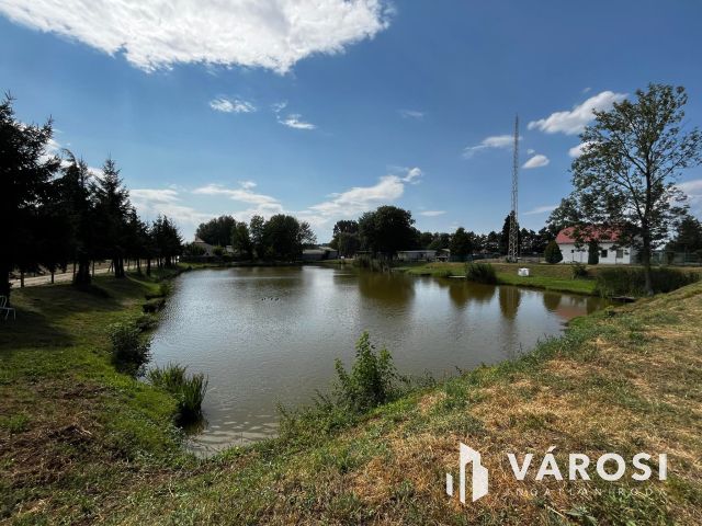 Simaság belterületi horgásztó,engedélyekkel6000m2 eladó!