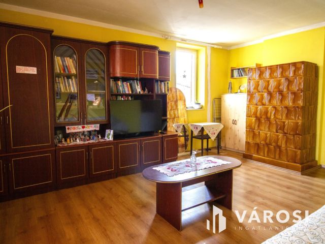 Tágas családi ház új tetővel Újkígyóson