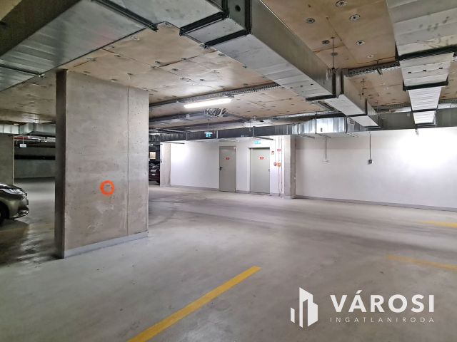 Eladó garázs, a 13. kerület megújult részén