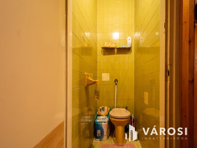 Eladó 4 szobás lakás, kertkapcsolattal