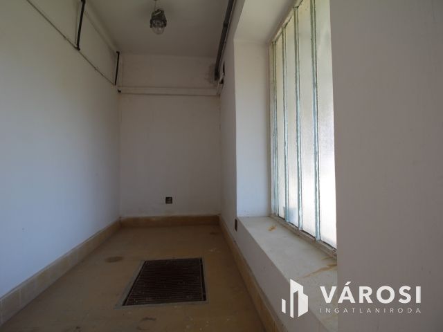 Eladó egy szintes 197 nm-es, összkomfortos családi ház!