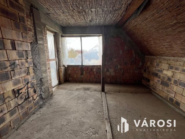 Debreceni, befejezésre váró luxus családi ház eladó!!!