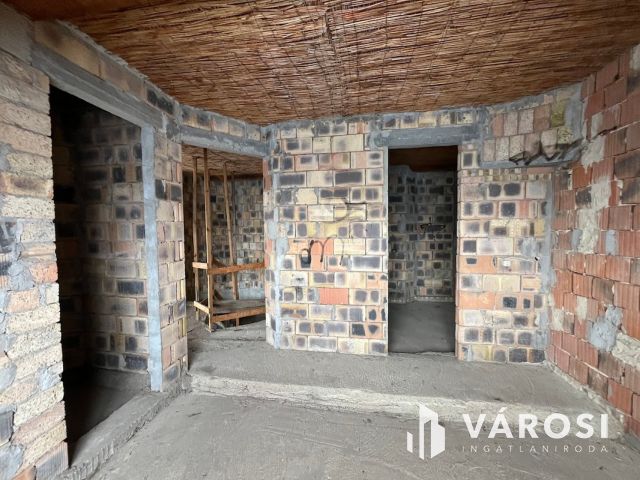 Debreceni, befejezésre váró luxus családi ház eladó!!!