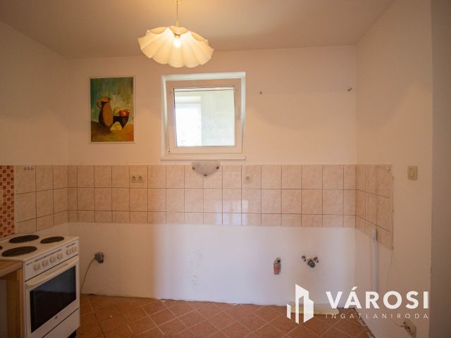 Kiváló lehetőség irodának, lakásnak Győr Baross híd lábánál