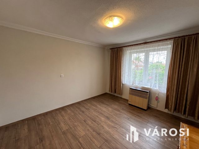 Debrecen Kerekestelepen szép rendezett ház eladó!