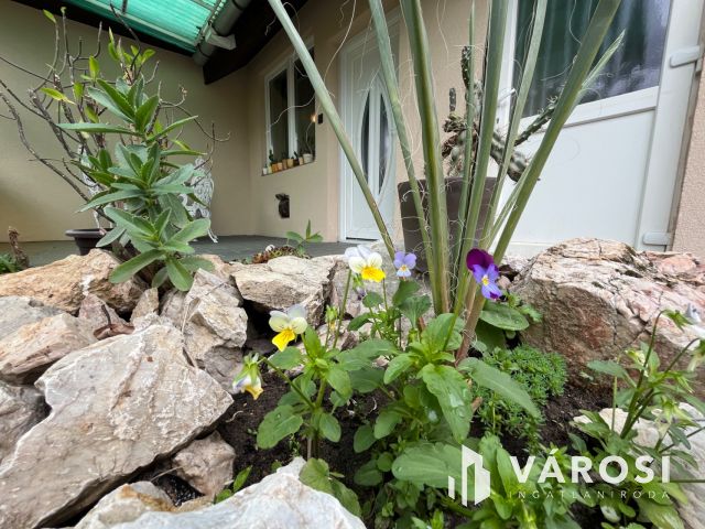 Debrecen Kerekestelepen szép rendezett ház eladó!