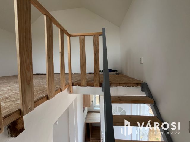 Debreceni csinos kis ház, aszfalt és busz közelében eladó!