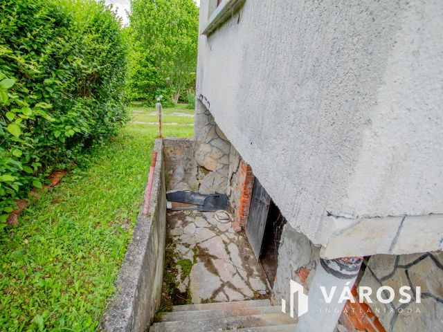 Lenti hegyen, szép panorámás területen eladó házikó