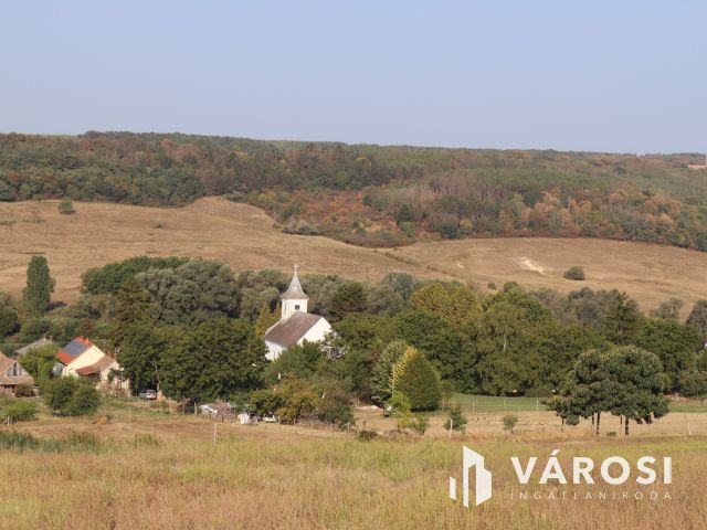 Fantasztikus panorámás telek Kerekiben eladó