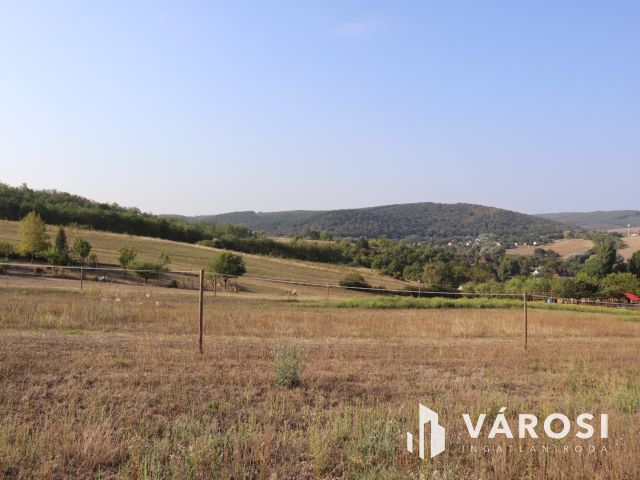 Fantasztikus panorámás telek Kerekiben eladó