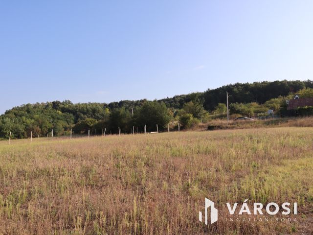 Fantasztikus panorámás telek Kerekiben eladó