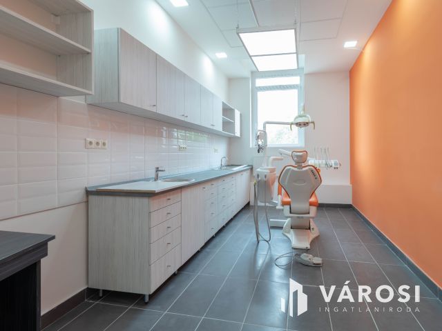 Felszerelt, berendezett, 21 m2-es fogászati rendelő Újbudán