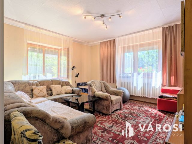 Családi ház gyönyörű kerttel!