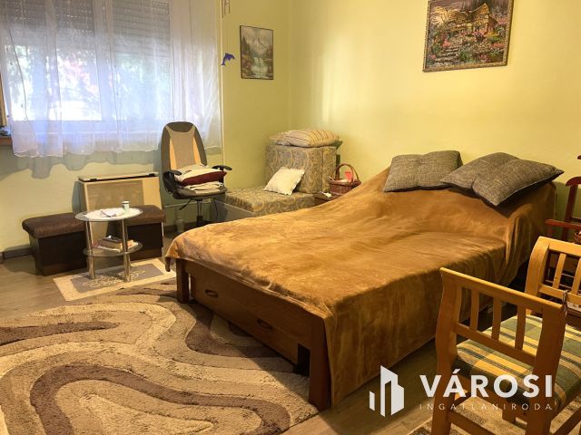 Kis ház nagy kerttel