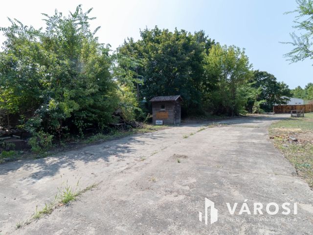 Ipari-logisztikai célokra alkalmas, 3498 m2-es telek, 15.ker