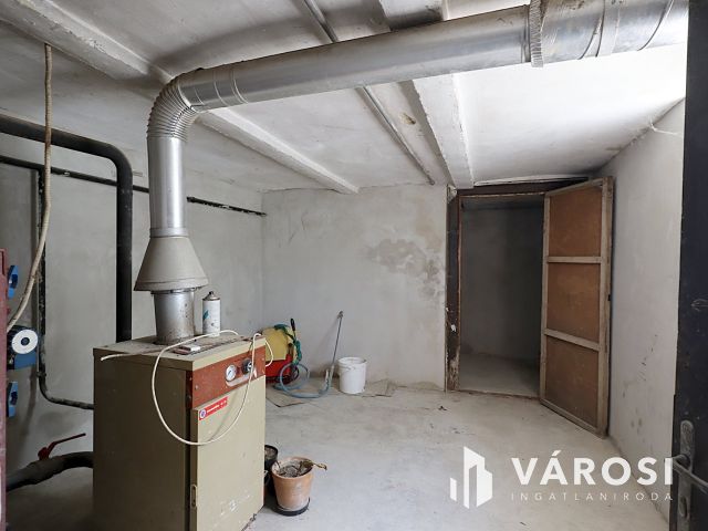 Recsken panorámás telken jó állapotú családi ház eladó