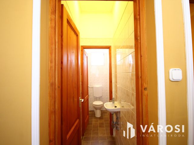 Szolnoki Ipari Parkban, profi helyiségben