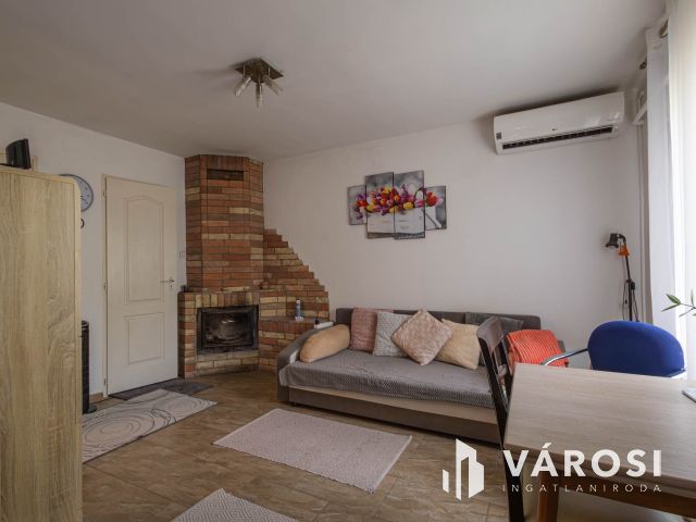 Dönts okosan! - ház és udvar panel helyett!