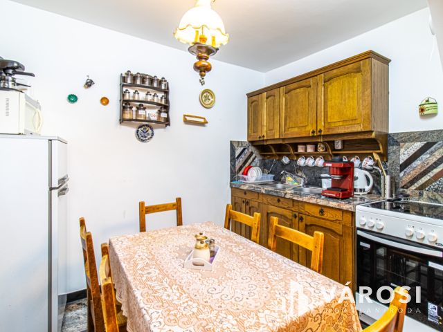 Kétlakásos ikerház 100 méterre a Balatontól