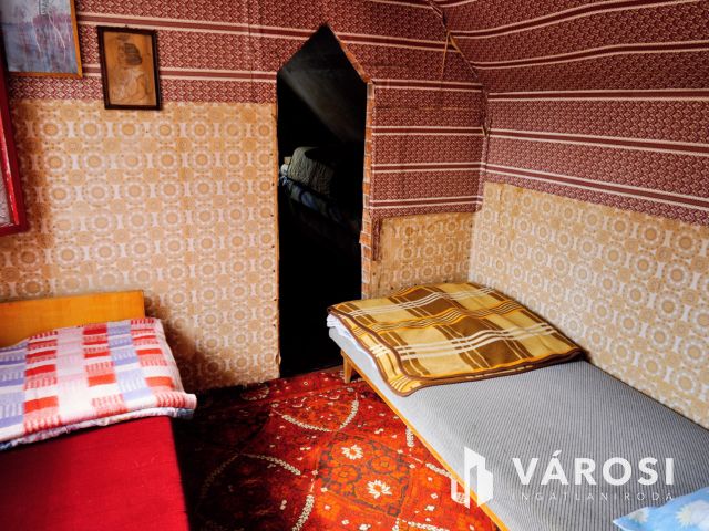 Hétvégi ház nagy kerttel Sziksóstón