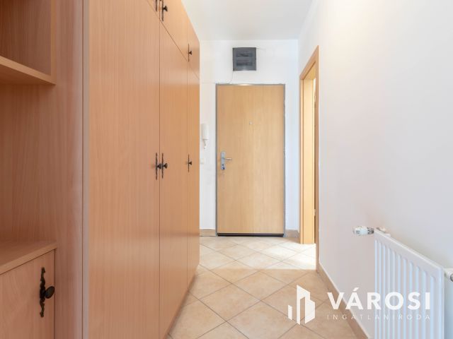 Teraszos, kiskertes 37 m2-es álomlakás eladó Pesterzsébeten