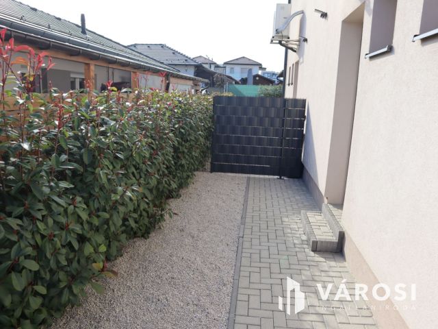 2 lakásos kiváló ikerfél Siófok-Sóstón eladó