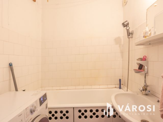 Mindenhez közel Újrókuson