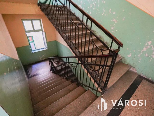 Felújított lakás a Flórián tér szomszédságában!