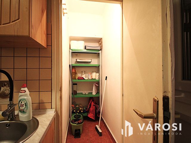 Igényesen felújított lakás a városközpont felett