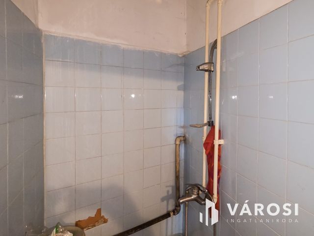 Eladó jó hozamú üzlethelyiség Óbudán