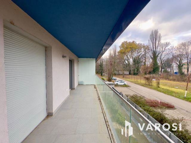 Balatonföldváron 1. emeleti luxuslakás eladó!